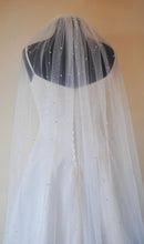 Load image into Gallery viewer, 150cm Pearl &amp; Rhinestone Veil
