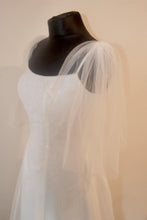 Load image into Gallery viewer, Removable sleeves, glitter detachable sleeves, white black light ivory bridal sleeves
