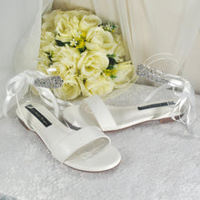 Load image into Gallery viewer, Ivory Flat Sandals Size Uk8/US10.5
