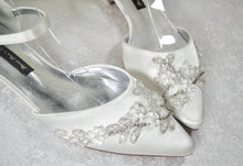 Load image into Gallery viewer, Ivory Flat Satin Bridal Sandals Floral Beading Size UK8/US10.5
