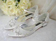 Load image into Gallery viewer, Ivory Flat Satin Bridal Sandals Floral Beading Size UK8/US10.5
