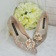 Load image into Gallery viewer, Champagne Gold Glitter Bridal Shoes with Block Heel and Pearl Brooch Decoration UK5/US7.5
