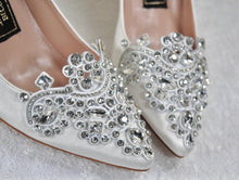 Load image into Gallery viewer, White Block Heel Wedding Shoes Size UK5/US7.5
