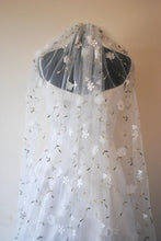 Load image into Gallery viewer, White Flower Embroidered Floral Bridal Veils,
