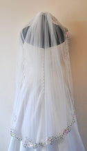 Load image into Gallery viewer, Rose Embroidered Lace Edge Bridal Veil
