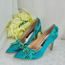 Load image into Gallery viewer, Stunning Teal Satin Sandals Clutch Bag and Fascinator Hat.
