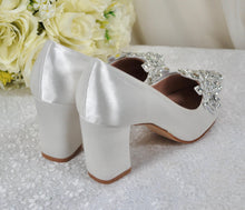 Load image into Gallery viewer, White Block Heel Wedding Shoes Size UK5/US7.5
