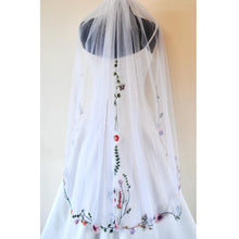 Load image into Gallery viewer, White Lace Flower Edge Fingertip Length  Floral Embroidered Edge Bridal Veil
