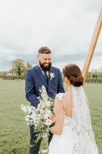 Load image into Gallery viewer, Secret Garden wildflower veil
