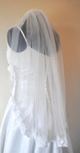 Load image into Gallery viewer, Beautiful White Bridal Veil, White 1 Tier Wedding Veil with Flower Leaf Detailed Edging
