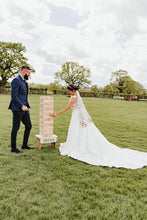 Load image into Gallery viewer, Secret Garden wildflower veil
