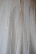 Load image into Gallery viewer, Ivory Wedding Pearl &amp; Rhinestone Veil
