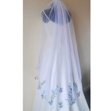 Load image into Gallery viewer, Floral Embroidered Edge Bridal Veil
