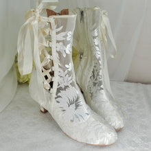 Load image into Gallery viewer, Ivory Lace Bridal Boots, UK3/US5.5
