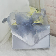 Load image into Gallery viewer, Silver Grey Fascinator Hat and Matching Evening Clutch Bag
