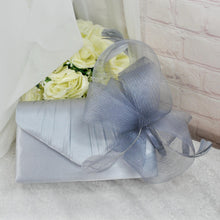 Load image into Gallery viewer, Silver Grey Fascinator Hat and Matching Evening Clutch Bag
