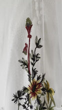 Load and play video in Gallery viewer, Embroidered Wedding Veil – 200cm Long Floral Bridal Veil with Comb
