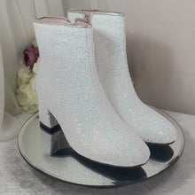 Load and play video in Gallery viewer, White Glitter Boots Size UK5/US7.5
