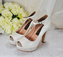 Load image into Gallery viewer, Platform Mary Jane Bridal Shoes
