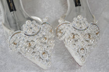 Load image into Gallery viewer, Crochet Lace Flats - Large Pearl Appliqué

