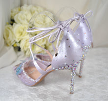 Load image into Gallery viewer, Lilac Butterfly Shoes
