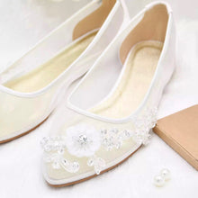 Load image into Gallery viewer, White Floral Embroidered Flats
