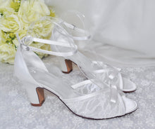 Load image into Gallery viewer, Block Heel Lace Shoes | White or Ivory
