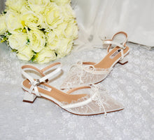 Load image into Gallery viewer, Vintage Lace Block Heels
