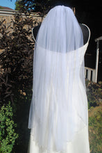 Load image into Gallery viewer, Single Tier Crystal Edge Veil | 100cm - 250cm | White, Ivory
