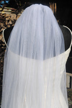 Load image into Gallery viewer, Single Tier Crystal Edge Veil | 100cm - 250cm | White, Ivory
