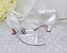Load image into Gallery viewer, Lace Block Heel Sandals | Ivory or White
