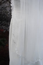 Load image into Gallery viewer, Leaf Detailed Veil | White or Ivory | 100 - 300cm
