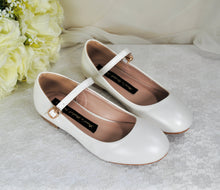 Load image into Gallery viewer, Bow Flower Girl Shoes
