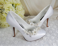 Load image into Gallery viewer, Wedding Shoes with Floral Shoe Clip
