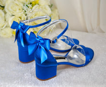 Load image into Gallery viewer, Satin Block Heel with Bow
